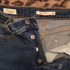 Levi’s Wedgie Straight